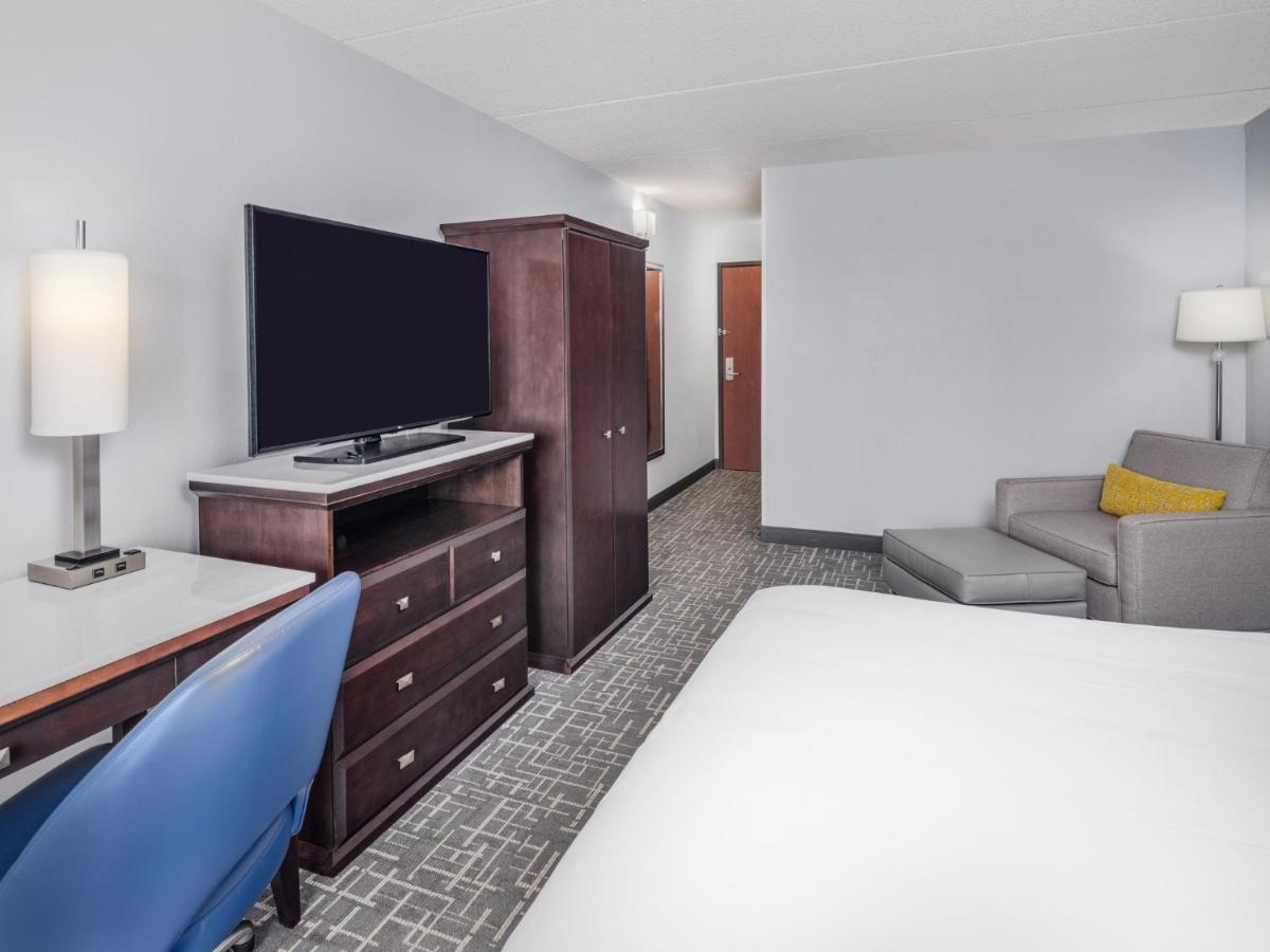 Hotel Crowne Plaza South By Ihg 4*