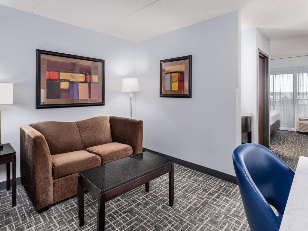 Hotel Crowne Plaza South By Ihg 4*