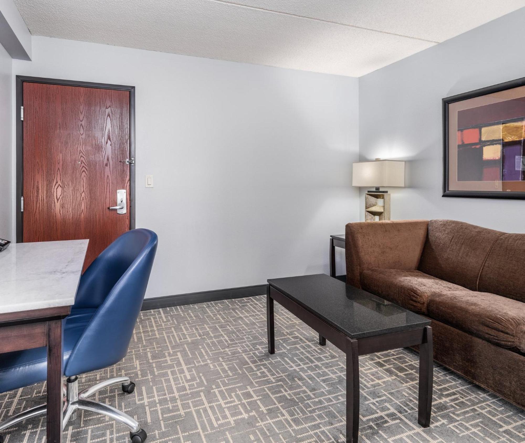 Crowne Plaza South By Ihg Hotel Milwaukee